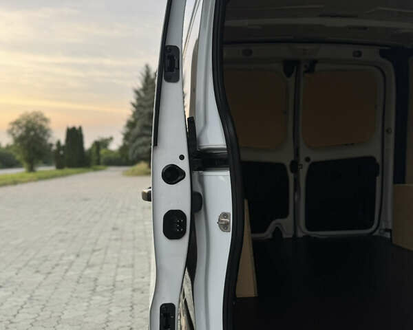 Білий Рено Трафік, об'ємом двигуна 2 л та пробігом 149 тис. км за 18300 $, фото 36 на Automoto.ua