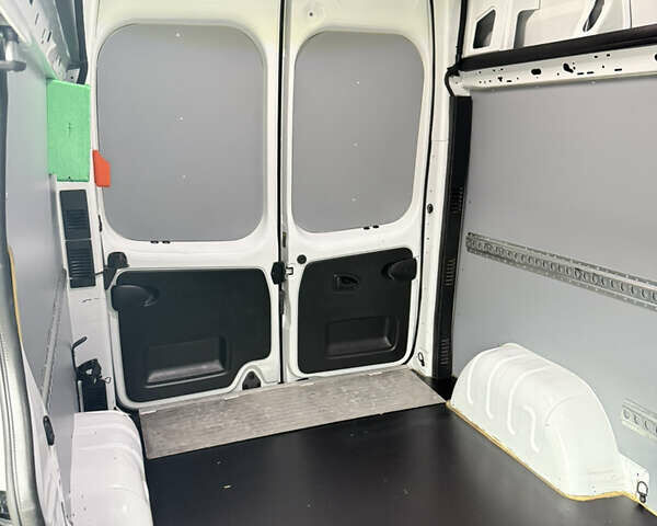 Белый Рено Трафик, объемом двигателя 2 л и пробегом 242 тыс. км за 17500 $, фото 22 на Automoto.ua