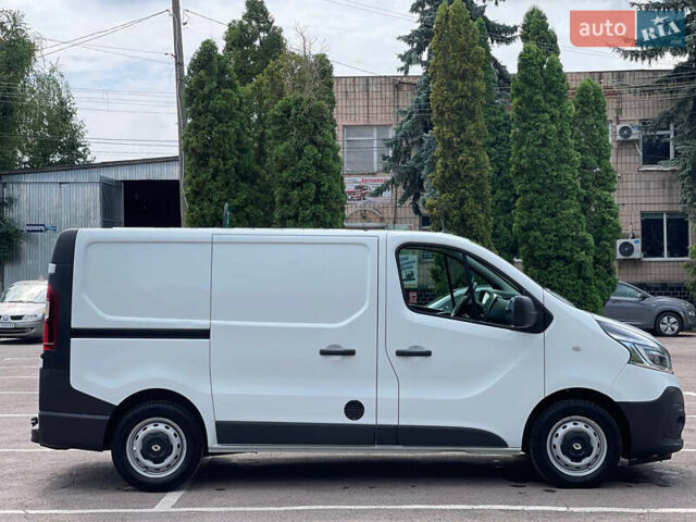 Белый Рено Трафик, объемом двигателя 2 л и пробегом 270 тыс. км за 15200 $, фото 11 на Automoto.ua