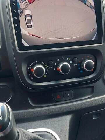 Белый Рено Трафик, объемом двигателя 2 л и пробегом 90 тыс. км за 26800 $, фото 25 на Automoto.ua