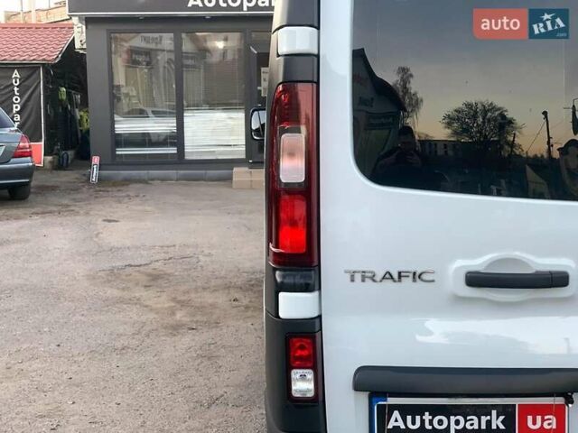 Белый Рено Трафик, объемом двигателя 2 л и пробегом 207 тыс. км за 18790 $, фото 28 на Automoto.ua