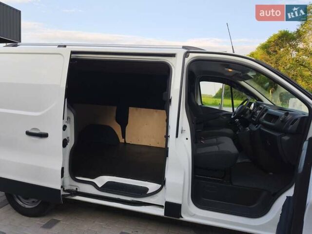 Белый Рено Трафик, объемом двигателя 2 л и пробегом 117 тыс. км за 16900 $, фото 29 на Automoto.ua