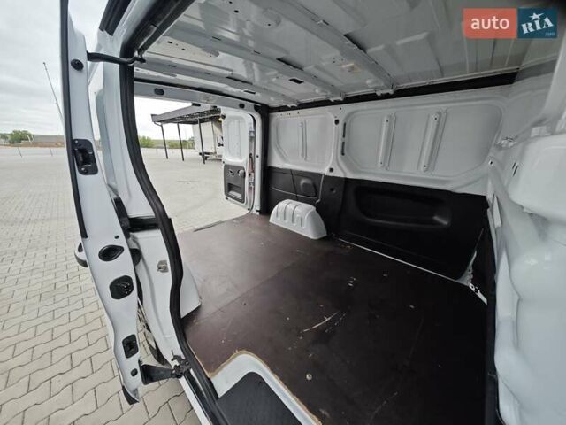 Білий Рено Трафік, об'ємом двигуна 2 л та пробігом 173 тис. км за 16100 $, фото 45 на Automoto.ua