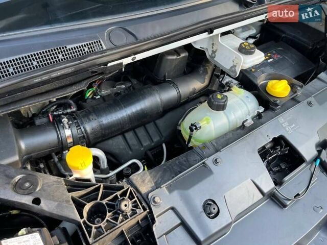 Белый Рено Трафик, объемом двигателя 2 л и пробегом 264 тыс. км за 15900 $, фото 28 на Automoto.ua