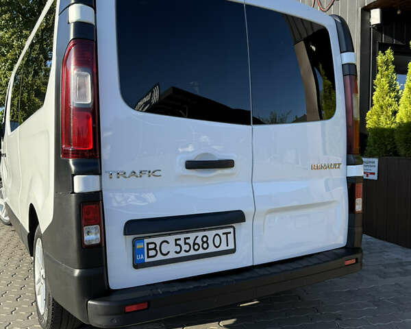 Білий Рено Трафік, об'ємом двигуна 2 л та пробігом 120 тис. км за 19400 $, фото 5 на Automoto.ua
