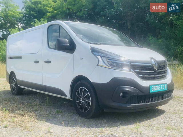 Белый Рено Трафик, объемом двигателя 2 л и пробегом 196 тыс. км за 16500 $, фото 1 на Automoto.ua