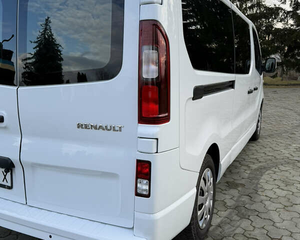Белый Рено Трафик, объемом двигателя 2 л и пробегом 261 тыс. км за 22000 $, фото 13 на Automoto.ua