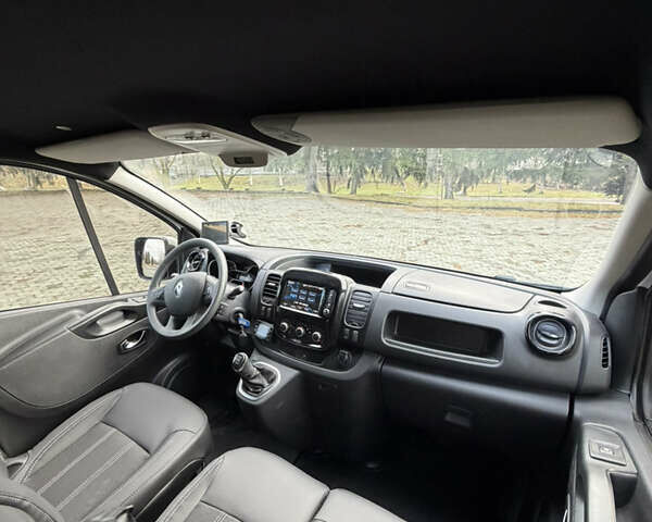 Белый Рено Трафик, объемом двигателя 2 л и пробегом 261 тыс. км за 22000 $, фото 35 на Automoto.ua