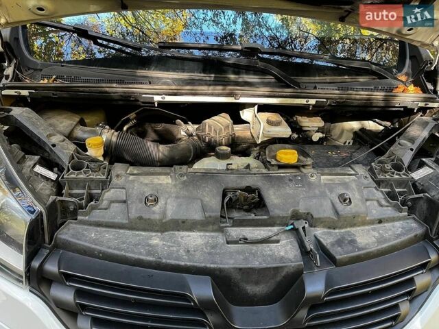 Білий Рено Трафік, об'ємом двигуна 1.6 л та пробігом 188 тис. км за 16800 $, фото 8 на Automoto.ua