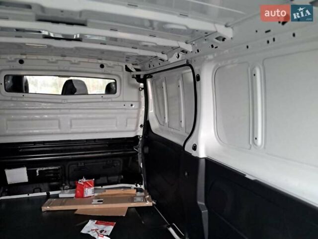 Белый Рено Трафик, объемом двигателя 0 л и пробегом 217 тыс. км за 15200 $, фото 17 на Automoto.ua