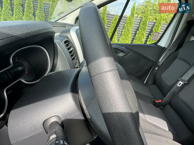 Белый Рено Трафик, объемом двигателя 2 л и пробегом 270 тыс. км за 15200 $, фото 14 на Automoto.ua