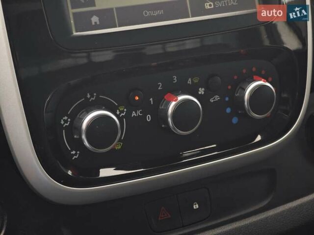 Білий Рено Трафік, об'ємом двигуна 2 л та пробігом 173 тис. км за 16100 $, фото 71 на Automoto.ua