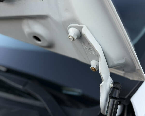 Белый Рено Трафик, объемом двигателя 2 л и пробегом 250 тыс. км за 20999 $, фото 13 на Automoto.ua