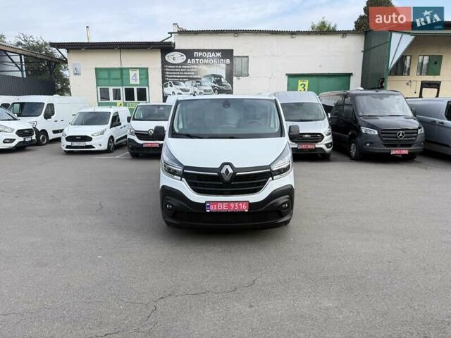 Белый Рено Трафик, объемом двигателя 2 л и пробегом 162 тыс. км за 17900 $, фото 1 на Automoto.ua