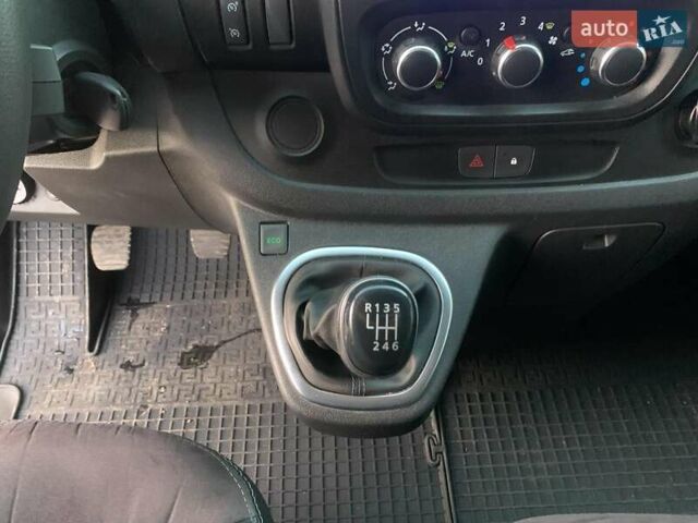 Белый Рено Трафик, объемом двигателя 2 л и пробегом 207 тыс. км за 18790 $, фото 22 на Automoto.ua