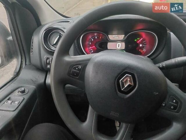 Білий Рено Трафік, об'ємом двигуна 2 л та пробігом 68 тис. км за 25500 $, фото 5 на Automoto.ua