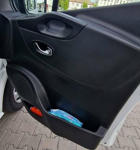 Білий Рено Трафік, об'ємом двигуна 2 л та пробігом 240 тис. км за 20999 $, фото 32 на Automoto.ua