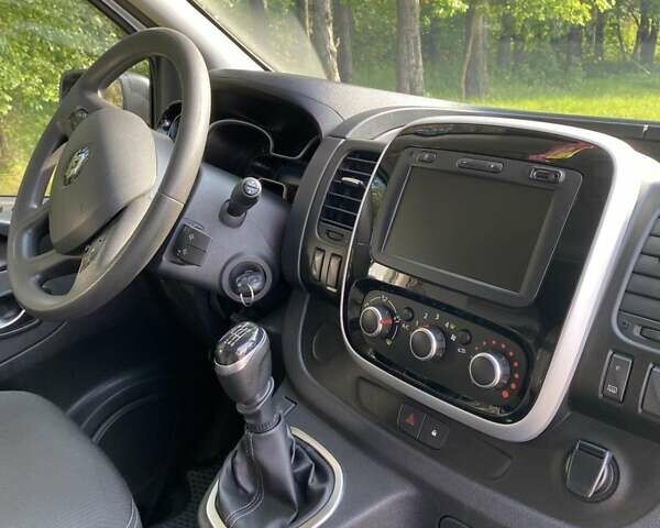 Білий Рено Трафік, об'ємом двигуна 2 л та пробігом 103 тис. км за 21200 $, фото 3 на Automoto.ua