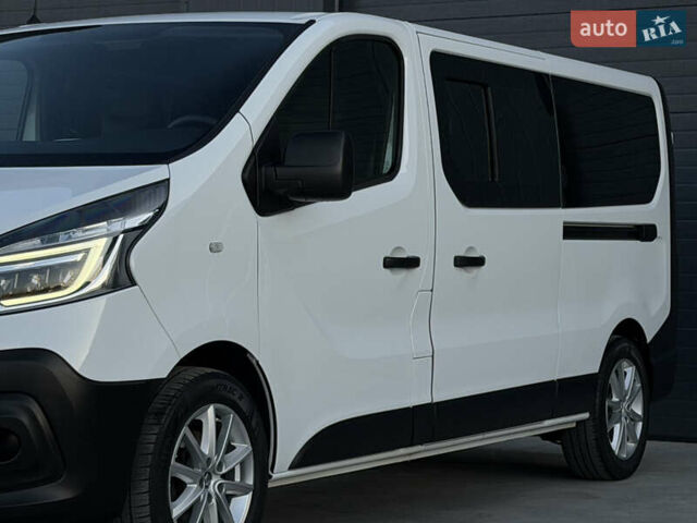 Белый Рено Трафик, объемом двигателя 2 л и пробегом 250 тыс. км за 20999 $, фото 15 на Automoto.ua