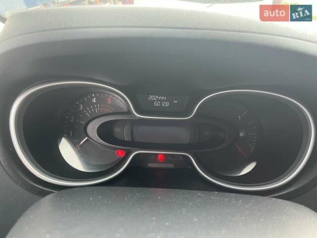 Білий Рено Трафік, об'ємом двигуна 2 л та пробігом 203 тис. км за 28000 $, фото 29 на Automoto.ua