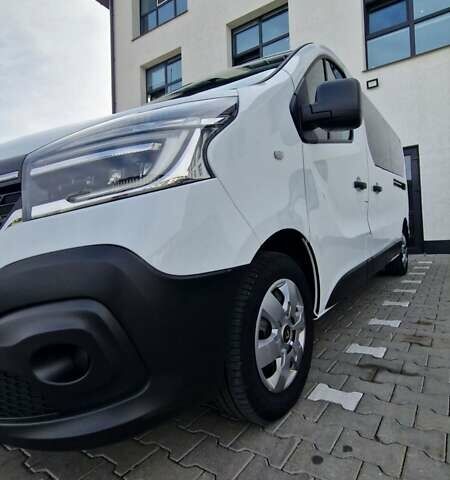 Білий Рено Трафік, об'ємом двигуна 2 л та пробігом 240 тис. км за 20999 $, фото 5 на Automoto.ua