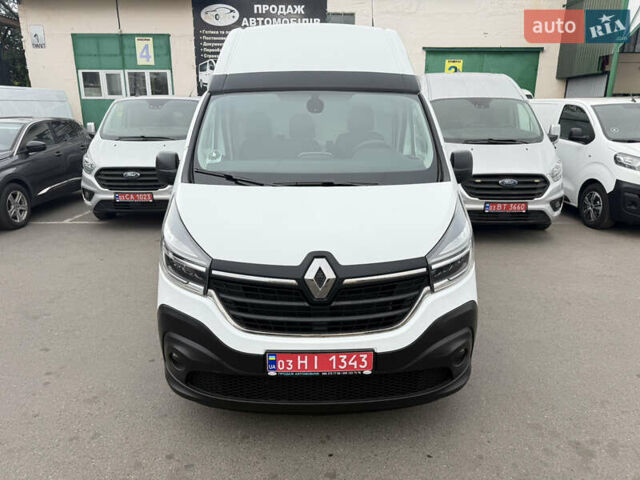 Белый Рено Трафик, объемом двигателя 2 л и пробегом 242 тыс. км за 17500 $, фото 2 на Automoto.ua