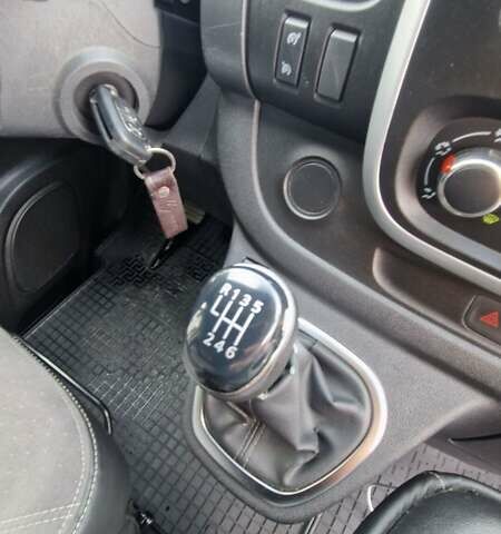 Білий Рено Трафік, об'ємом двигуна 2 л та пробігом 240 тис. км за 20999 $, фото 39 на Automoto.ua