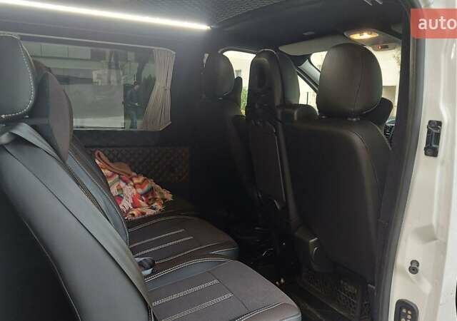 Белый Рено Трафик, объемом двигателя 2 л и пробегом 200 тыс. км за 26999 $, фото 9 на Automoto.ua