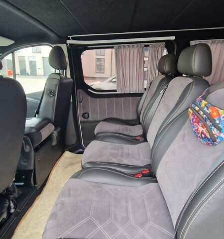 Білий Рено Трафік, об'ємом двигуна 2 л та пробігом 240 тис. км за 20999 $, фото 44 на Automoto.ua