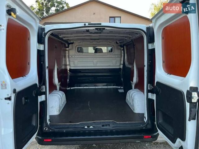 Белый Рено Трафик, объемом двигателя 2 л и пробегом 264 тыс. км за 15900 $, фото 23 на Automoto.ua