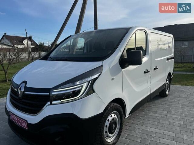 Белый Рено Трафик, объемом двигателя 2 л и пробегом 153 тыс. км за 17300 $, фото 3 на Automoto.ua