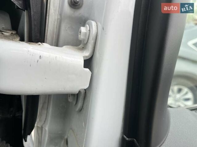 Білий Рено Трафік, об'ємом двигуна 2 л та пробігом 189 тис. км за 16200 $, фото 58 на Automoto.ua