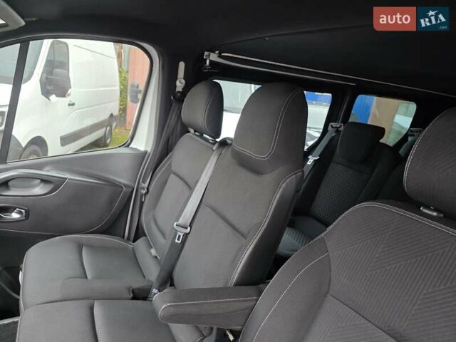 Белый Рено Трафик, объемом двигателя 2 л и пробегом 177 тыс. км за 24500 $, фото 21 на Automoto.ua