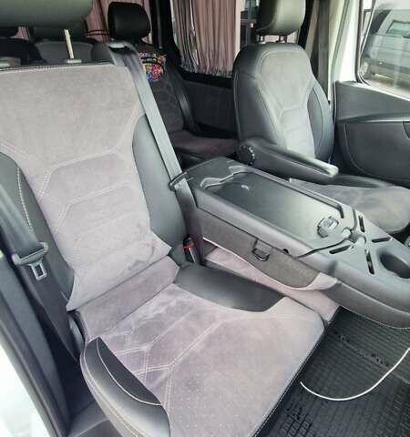 Білий Рено Трафік, об'ємом двигуна 2 л та пробігом 240 тис. км за 20999 $, фото 37 на Automoto.ua