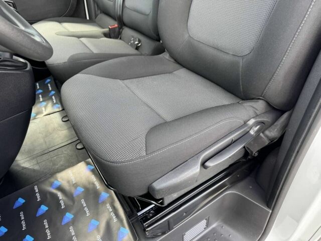 Білий Рено Трафік, об'ємом двигуна 2 л та пробігом 83 тис. км за 19900 $, фото 17 на Automoto.ua