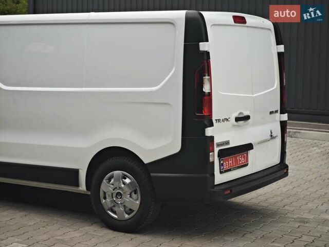 Білий Рено Трафік, об'ємом двигуна 2 л та пробігом 173 тис. км за 16100 $, фото 11 на Automoto.ua