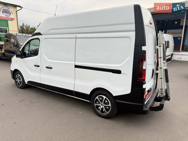 Белый Рено Трафик, объемом двигателя 2 л и пробегом 242 тыс. км за 17500 $, фото 9 на Automoto.ua