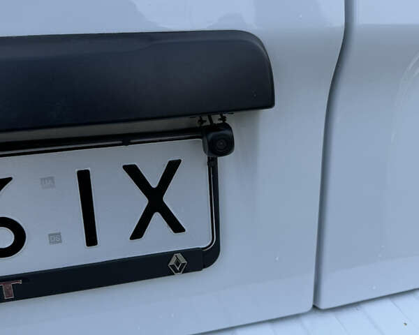 Белый Рено Трафик, объемом двигателя 2 л и пробегом 261 тыс. км за 22000 $, фото 8 на Automoto.ua