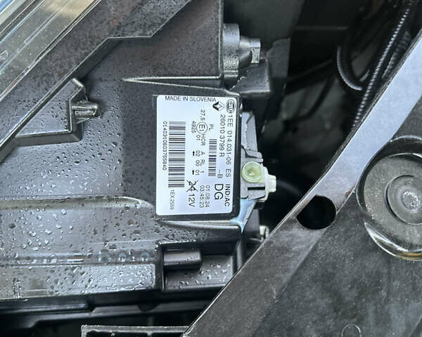 Белый Рено Трафик, объемом двигателя 2 л и пробегом 140 тыс. км за 18700 $, фото 37 на Automoto.ua