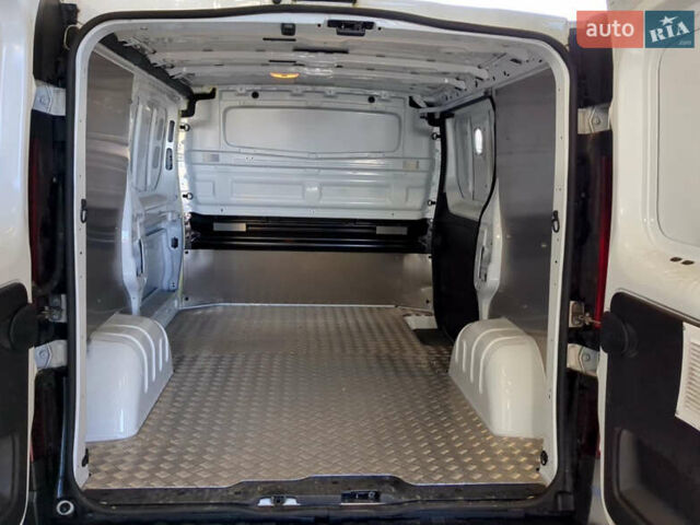 Белый Рено Трафик, объемом двигателя 2 л и пробегом 186 тыс. км за 17500 $, фото 8 на Automoto.ua