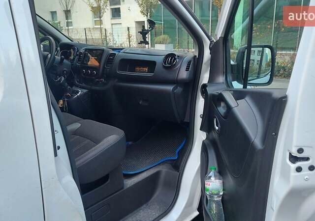 Белый Рено Трафик, объемом двигателя 2 л и пробегом 200 тыс. км за 26999 $, фото 7 на Automoto.ua