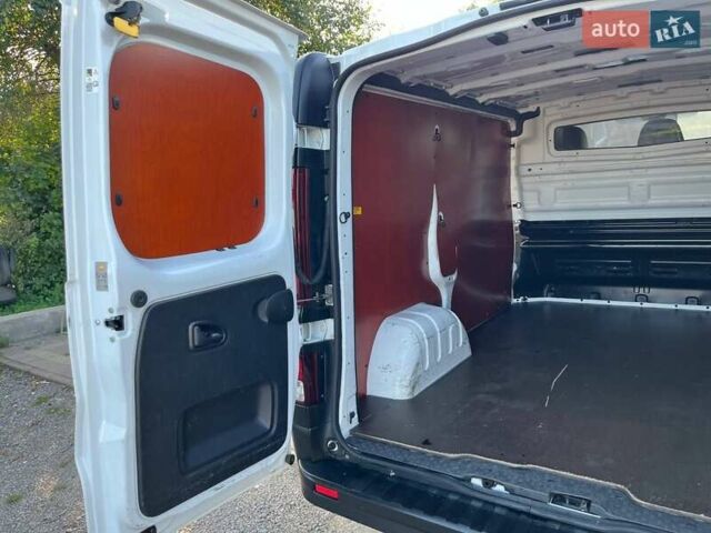 Белый Рено Трафик, объемом двигателя 2 л и пробегом 264 тыс. км за 15900 $, фото 16 на Automoto.ua