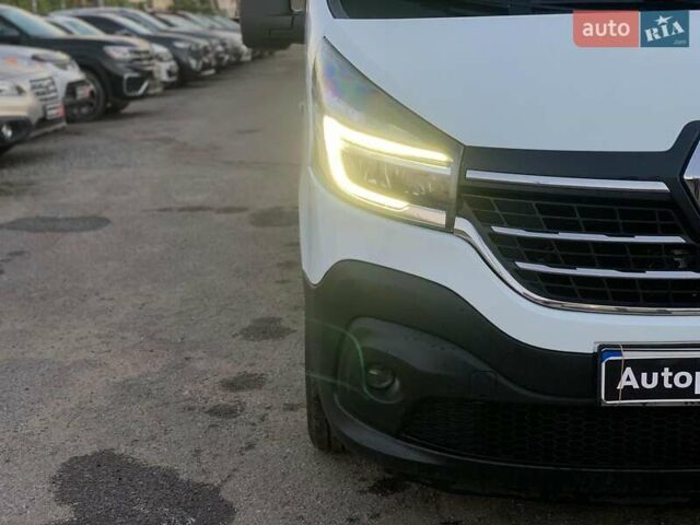 Белый Рено Трафик, объемом двигателя 2 л и пробегом 207 тыс. км за 18790 $, фото 26 на Automoto.ua