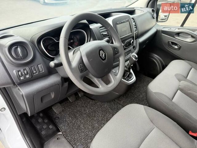 Белый Рено Трафик, объемом двигателя 2 л и пробегом 162 тыс. км за 17900 $, фото 33 на Automoto.ua