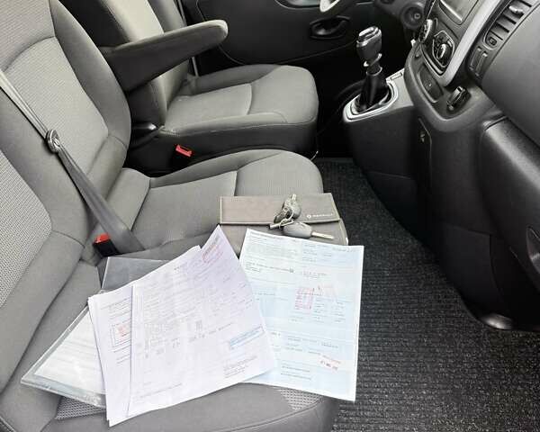 Белый Рено Трафик, объемом двигателя 2 л и пробегом 162 тыс. км за 17900 $, фото 42 на Automoto.ua