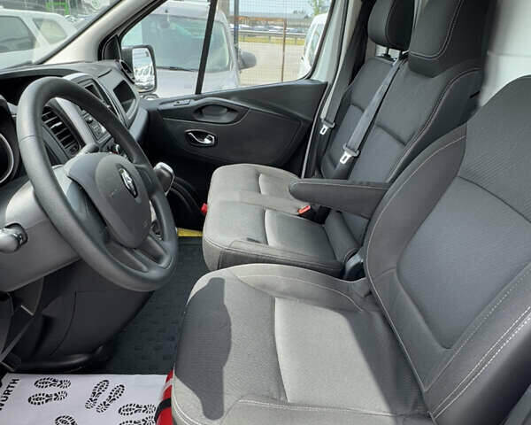 Білий Рено Трафік, об'ємом двигуна 2 л та пробігом 194 тис. км за 19900 $, фото 12 на Automoto.ua