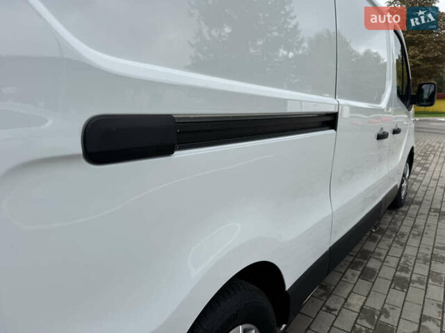 Белый Рено Трафик, объемом двигателя 2 л и пробегом 143 тыс. км за 16700 $, фото 8 на Automoto.ua