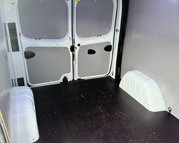 Белый Рено Трафик, объемом двигателя 2 л и пробегом 162 тыс. км за 17900 $, фото 21 на Automoto.ua