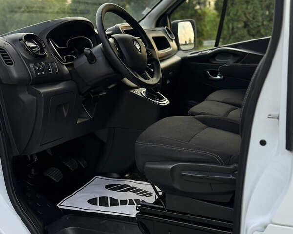 Білий Рено Трафік, об'ємом двигуна 2 л та пробігом 149 тис. км за 18300 $, фото 17 на Automoto.ua