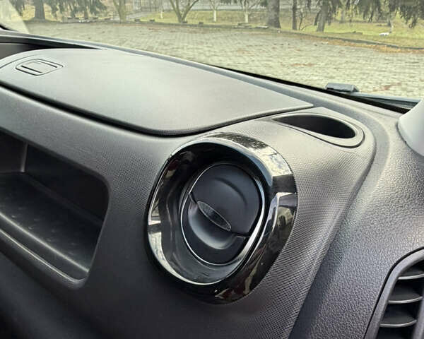 Белый Рено Трафик, объемом двигателя 2 л и пробегом 261 тыс. км за 22000 $, фото 48 на Automoto.ua